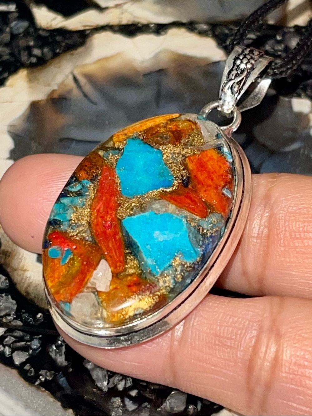 Red & Gold Spiny Oyster Pendant 2 1/4”